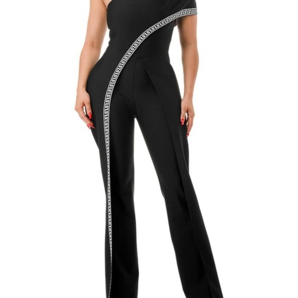 Clothes - Picture 4 of 11